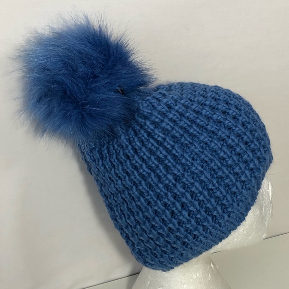 KYI KYI CANADA Faux Fur PomPom Waffle Knit Beanie - Picture 4 of 5